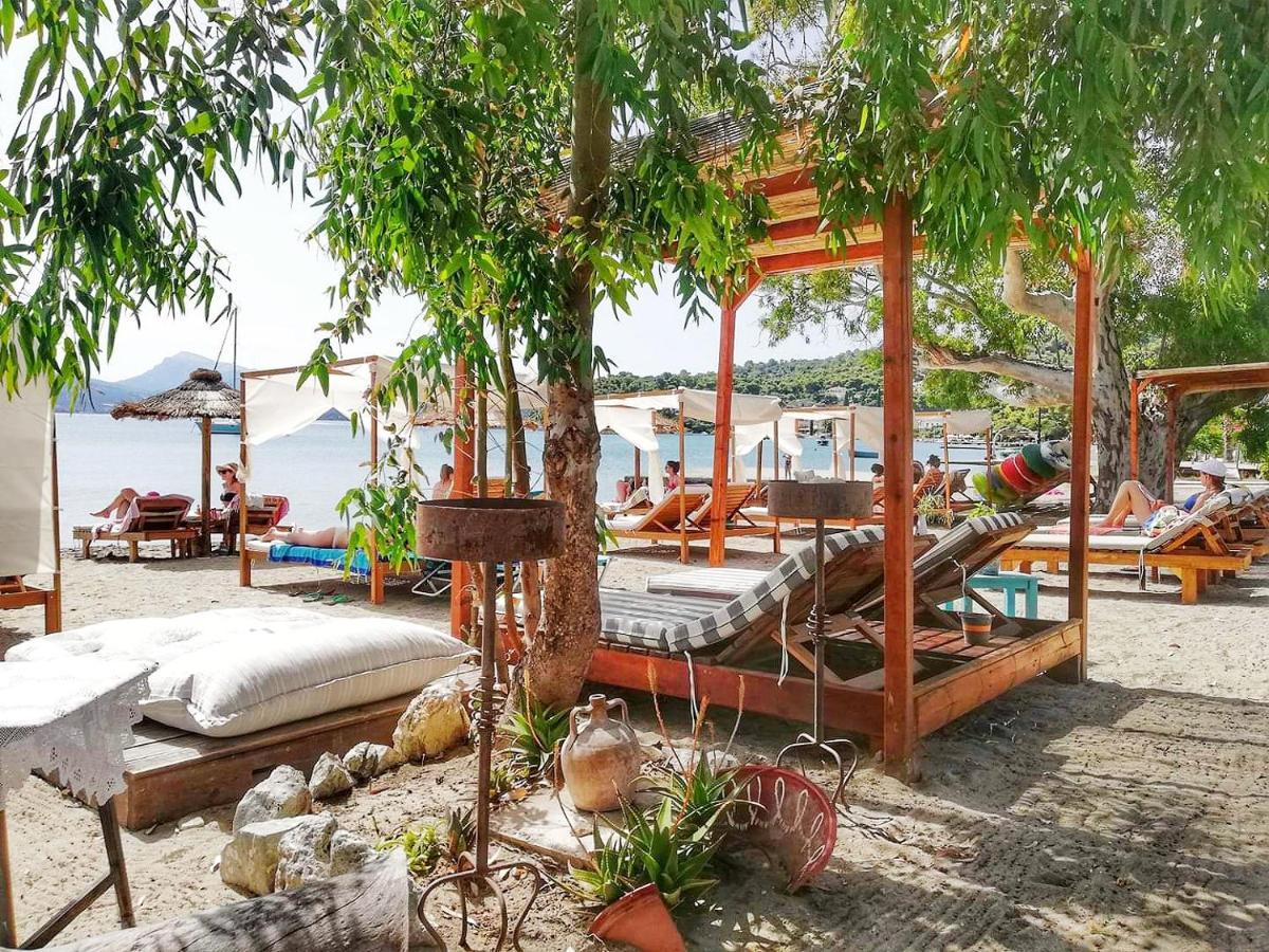 Summer Feel Suites Poros Town ภายนอก รูปภาพ