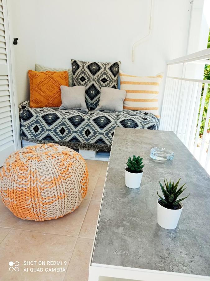 Summer Feel Suites Poros Town ภายนอก รูปภาพ
