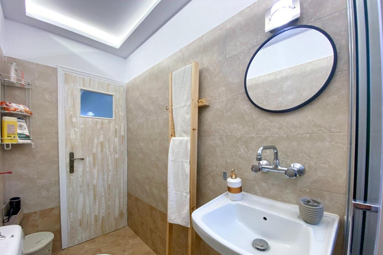 Summer Feel Suites Poros Town ภายนอก รูปภาพ