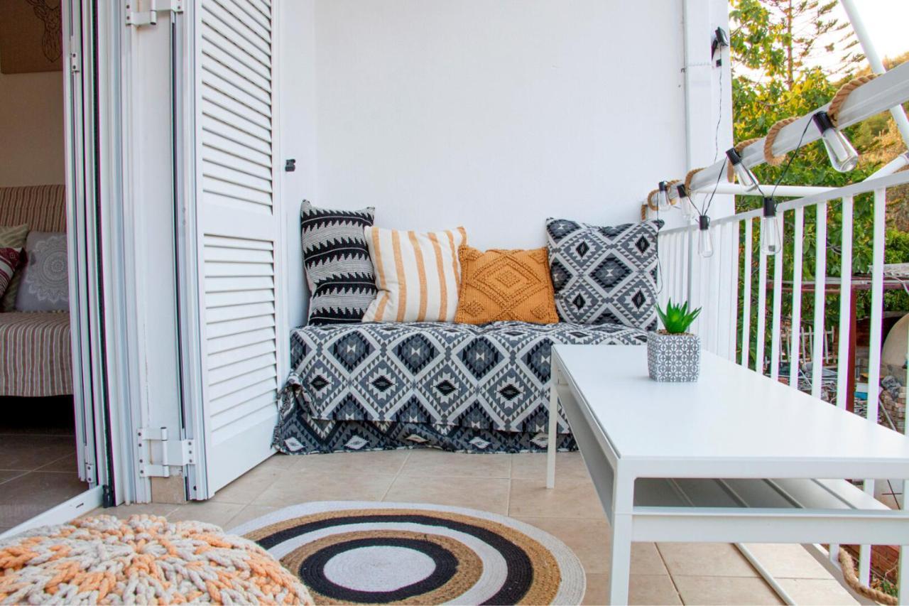 Summer Feel Suites Poros Town ภายนอก รูปภาพ