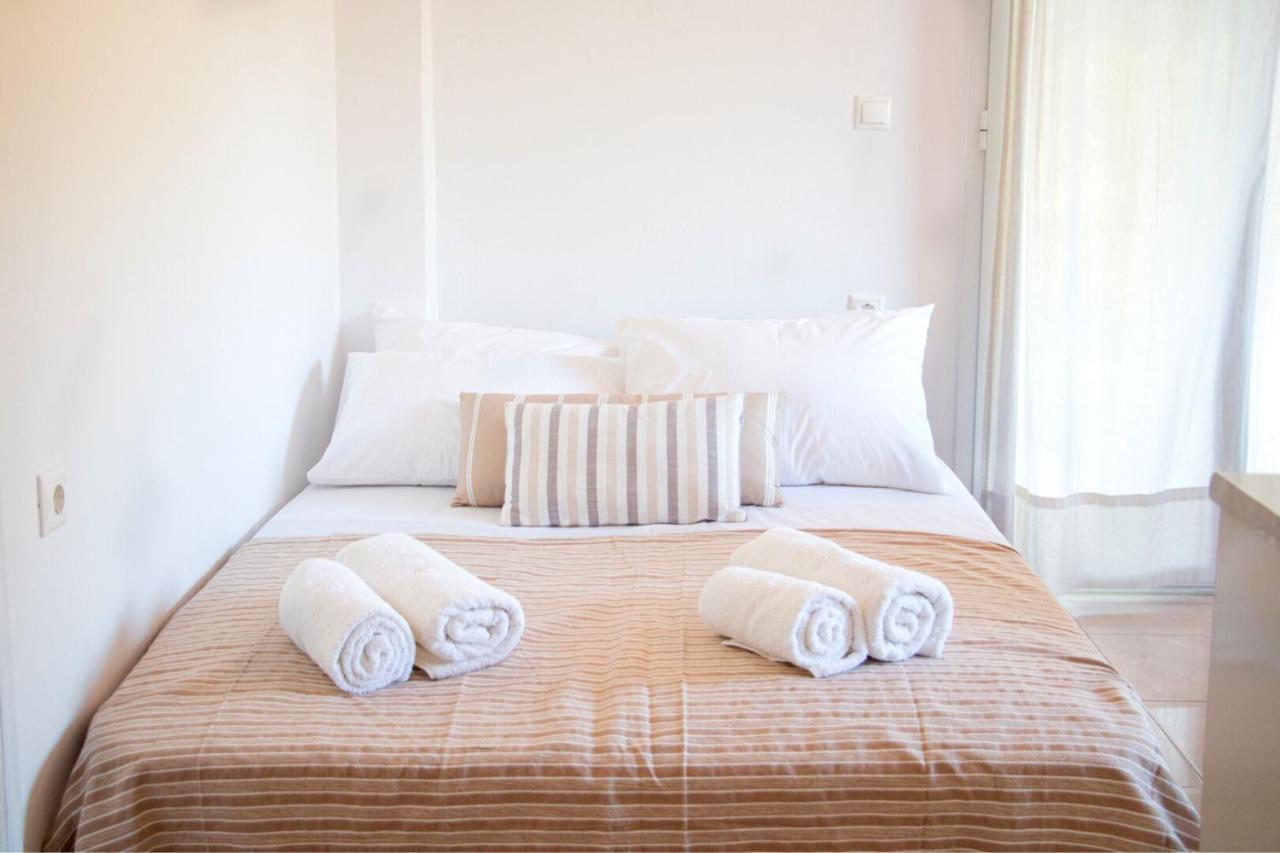 Summer Feel Suites Poros Town ภายนอก รูปภาพ