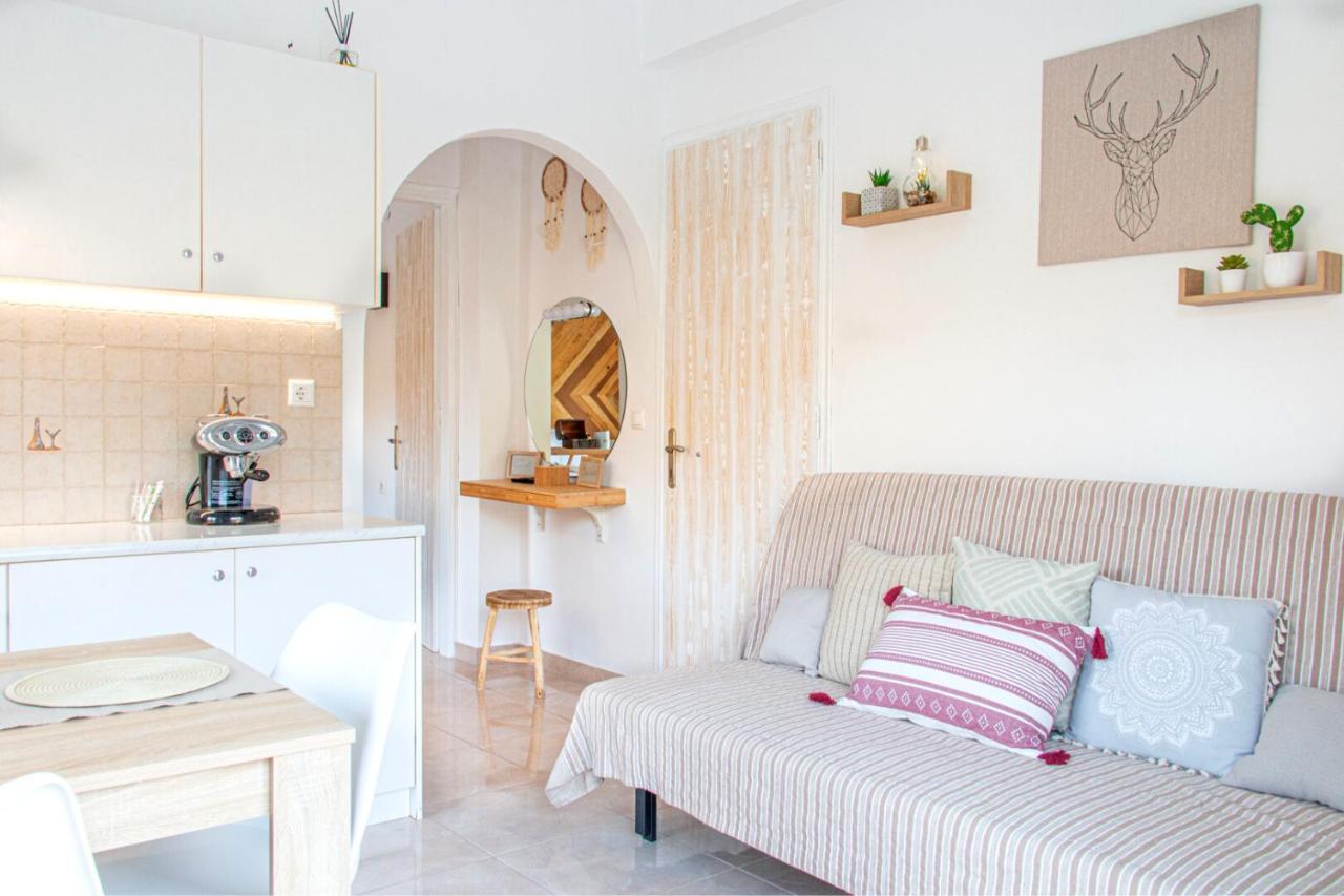 Summer Feel Suites Poros Town ภายนอก รูปภาพ