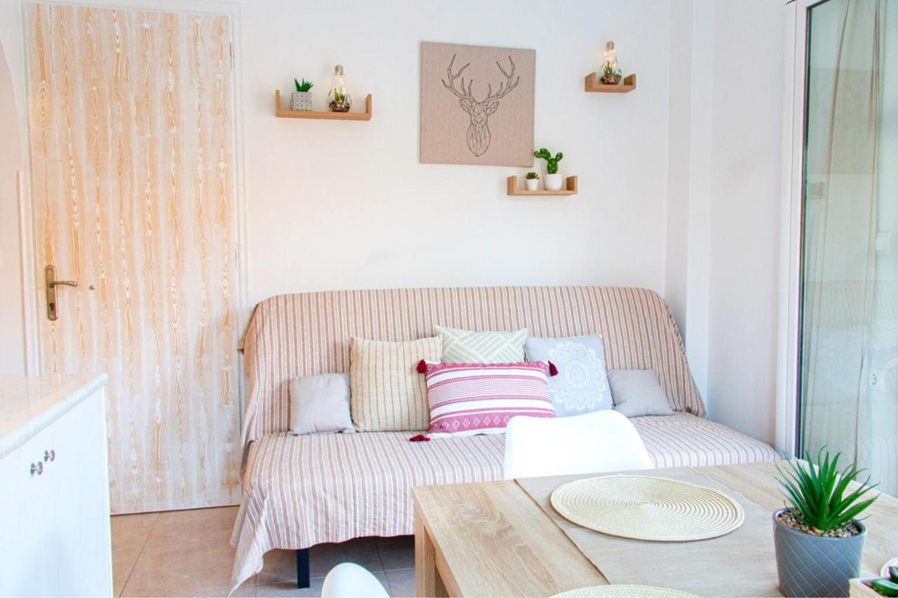 Summer Feel Suites Poros Town ภายนอก รูปภาพ