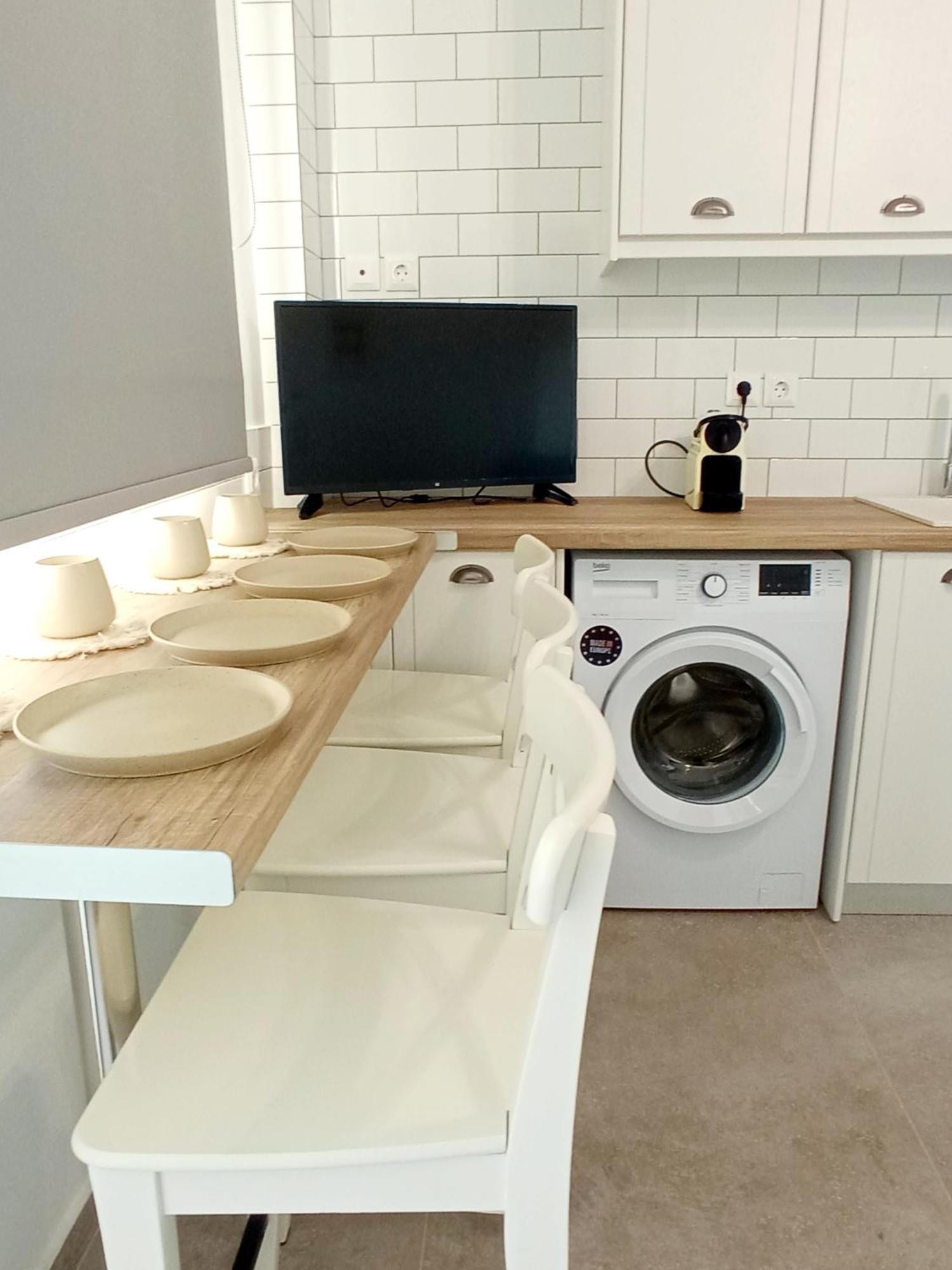 Summer Feel Suites Poros Town ภายนอก รูปภาพ