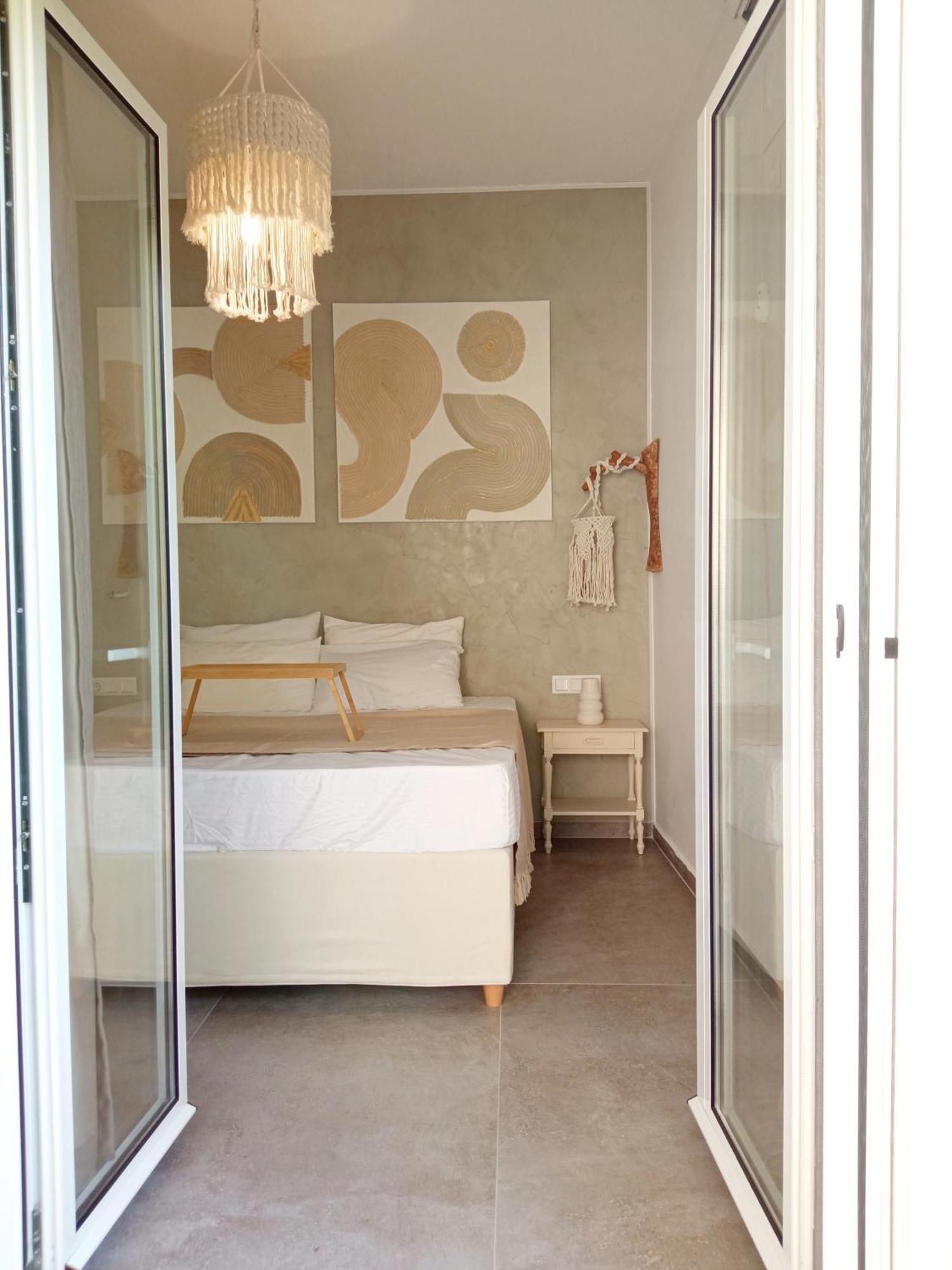 Summer Feel Suites Poros Town ภายนอก รูปภาพ