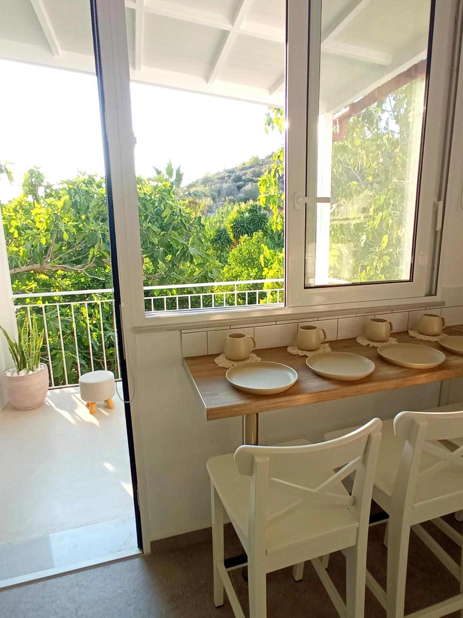 Summer Feel Suites Poros Town ภายนอก รูปภาพ